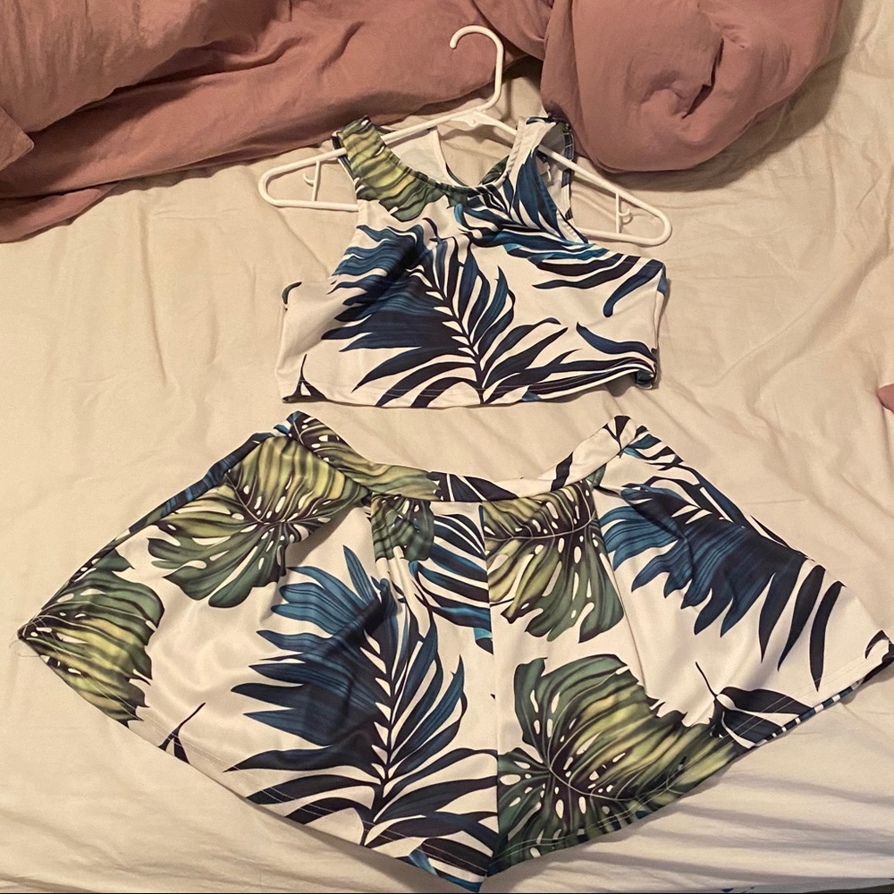 Two piece set